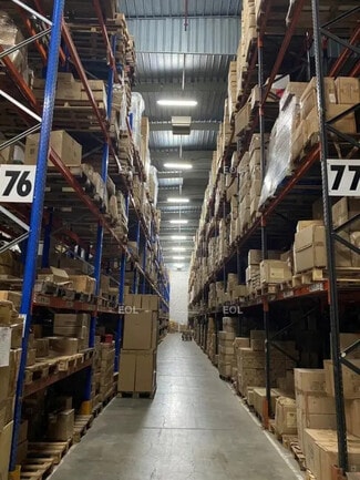 Plus de détails pour Industriel/Logistique à louer