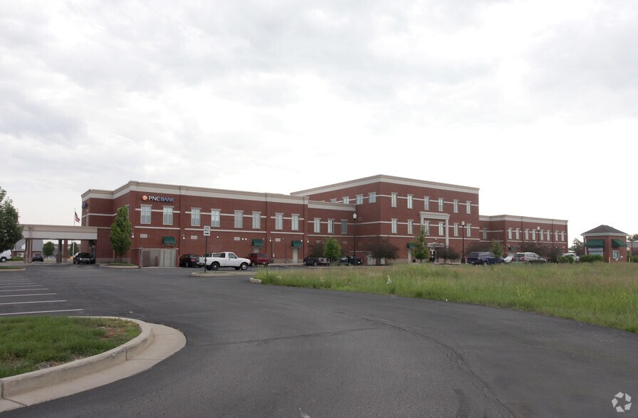 9105 E 56th St, Lawrence, IN à louer - Photo de l’immeuble – Image 2 sur 7