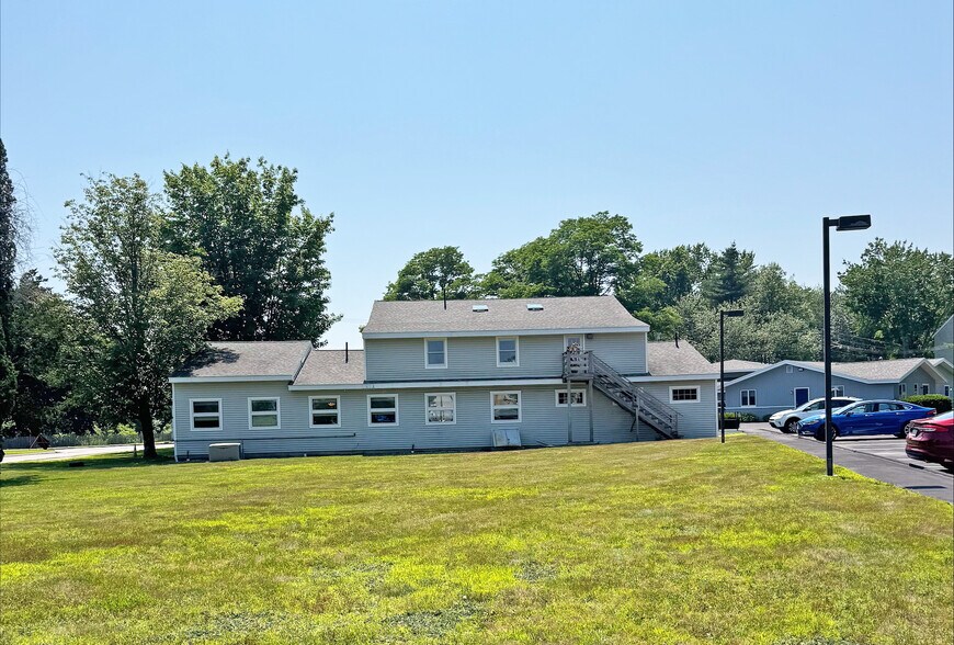 74 Bayview St, Yarmouth, ME à louer - Photo de l’immeuble – Image 2 sur 3