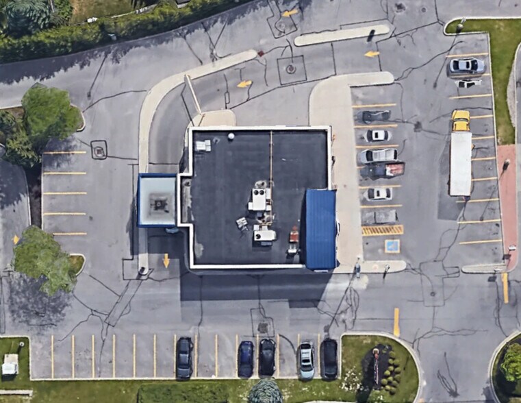 16591 Yonge St, Newmarket, ON à louer - Photo de l’immeuble – Image 2 sur 6