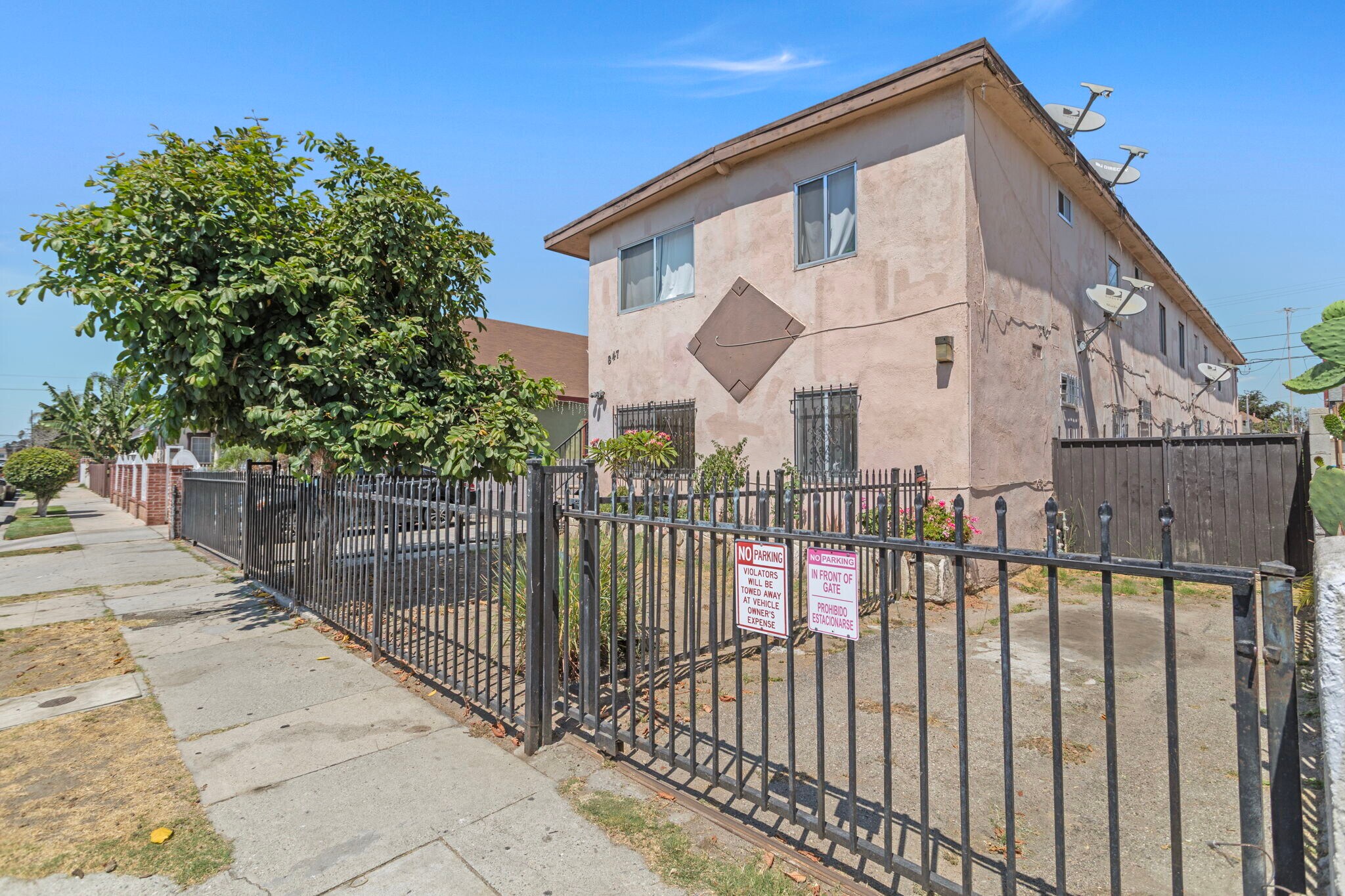 847 E 24th St, Los Angeles, CA à vendre Photo de l’immeuble– Image 1 sur 6