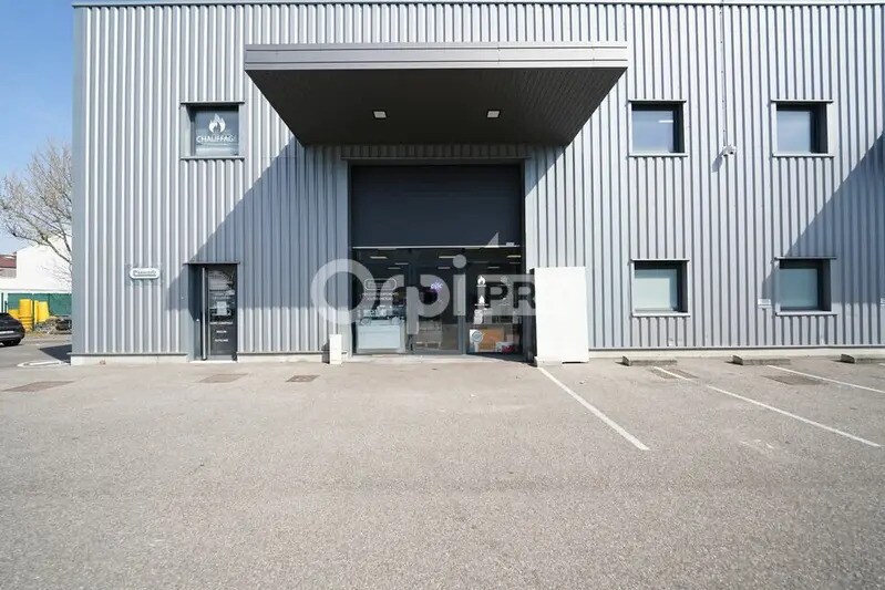 1 Avenue B Cité Berliet, Saint-Priest à louer Photo de l’immeuble– Image 1 sur 13