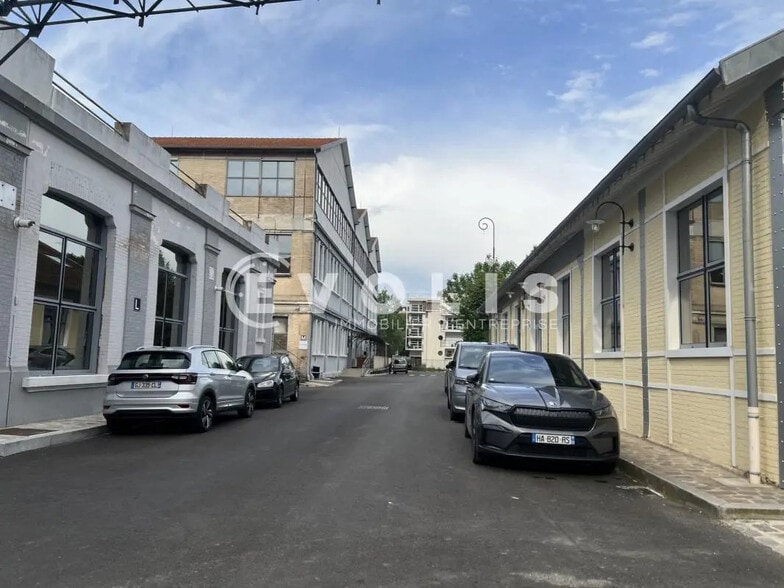 Bureau dans Joinville-le-Pont à louer - Photo de l’immeuble – Image 1 sur 8
