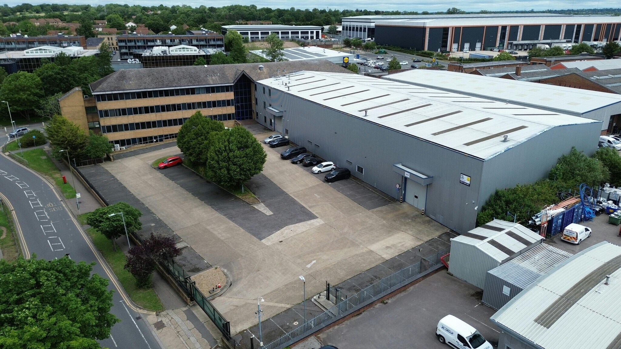 1 Elstree Way, Borehamwood à louer Photo de l’immeuble– Image 1 sur 11