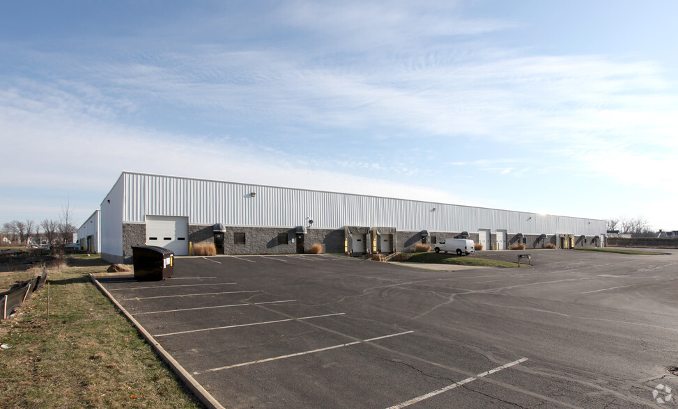 Columbus, Ohio Flex Industrial Portfolio portefeuille de 2 biens à vendre sur LoopNet.fr - Photo principale – Image 1 sur 2