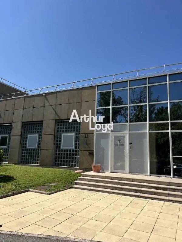 Plus de détails pour Local d’activités à vendre