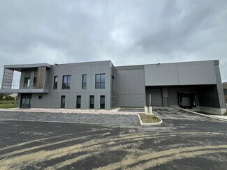 Plus de détails pour Local d’activités à vendre