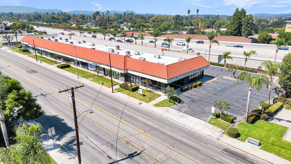 7001 Indiana Ave, Riverside, CA à louer - Photo de l’immeuble – Image 2 sur 8