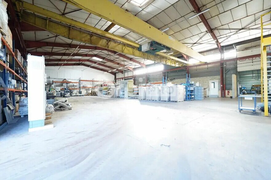 Local d’activités dans Messimy à louer - Photo intérieure – Image 2 sur 11