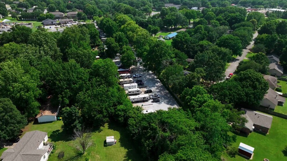 Ozark Canopy - RV Park Portfolio portefeuille de 2 biens à vendre sur LoopNet.fr - Vidéo sur l’annonce professionnelle – Image 2 sur 14