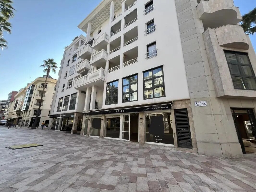 Local commercial dans Cannes à louer Photo de l’immeuble– Image 1 sur 7
