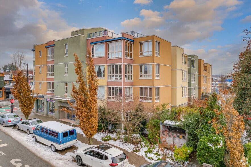 2013 Commercial Drive Vancouver, British Columbia V5n4b1, Vancouver, BC à vendre - Photo de l’immeuble – Image 3 sur 5