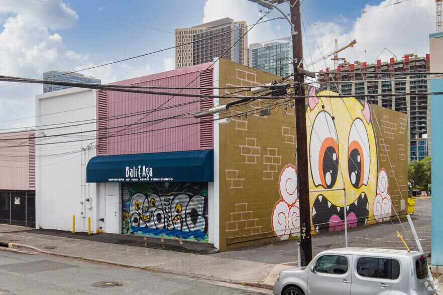 307-323 Kamani St, Honolulu, HI à louer - Photo de l’immeuble – Image 1 sur 8