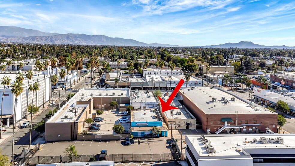 14526 Haynes St, Van Nuys, CA à louer - Photo de l’immeuble – Image 3 sur 4