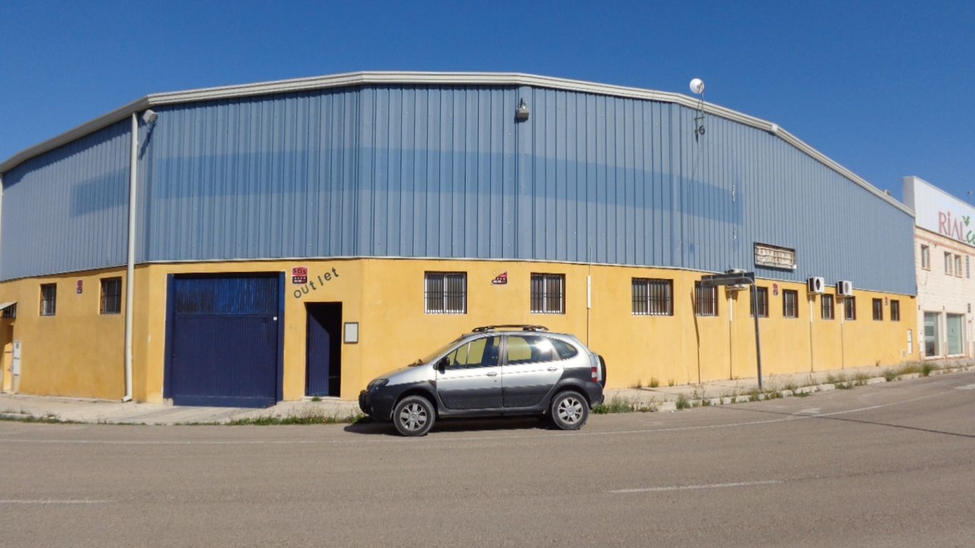 Industriel/Logistique dans MONÒVER à louer Photo de l’immeuble– Image 1 sur 20