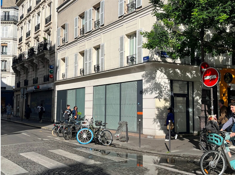 Local commercial dans Paris à louer - Photo de l’immeuble – Image 1 sur 3