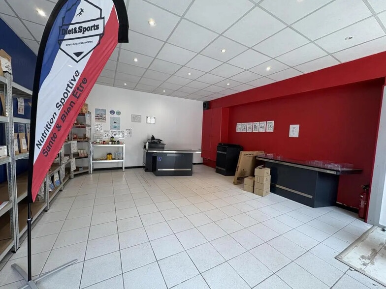 Local commercial dans Amiens à louer - Photo de l’immeuble – Image 2 sur 2
