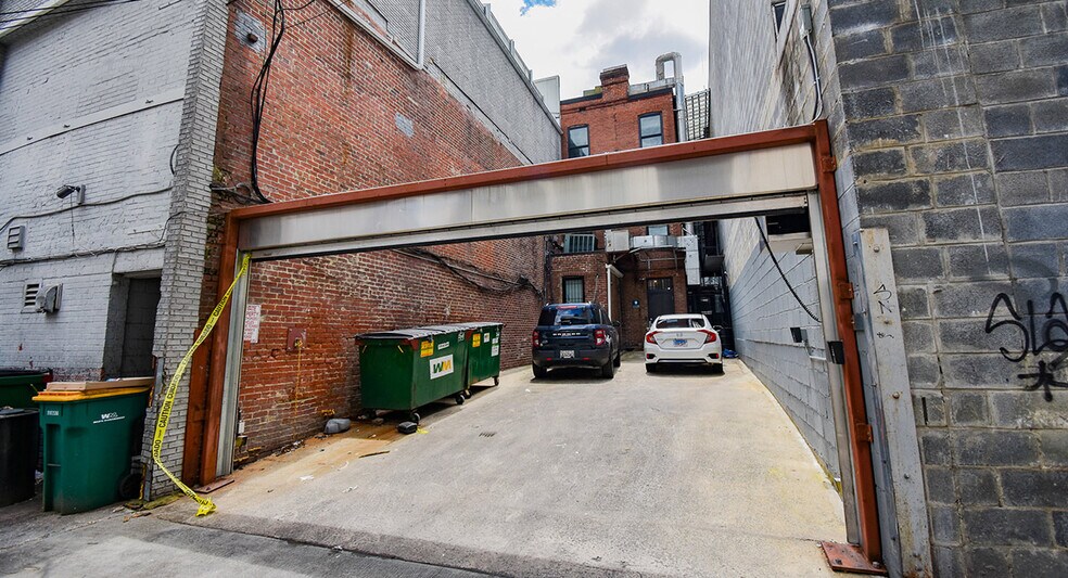 1817 M St NW, Washington, DC à vendre - Photo de l’immeuble – Image 2 sur 7