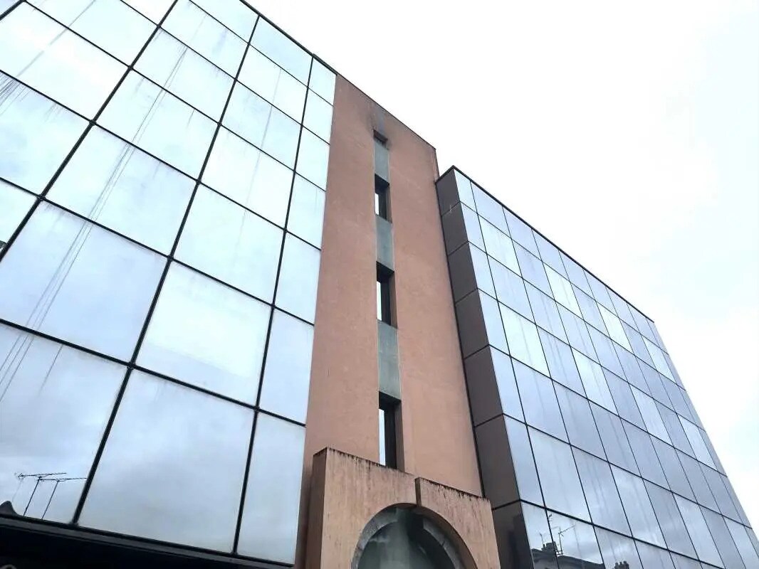 Bureau dans Décines-Charpieu à louer Photo de l’immeuble– Image 1 sur 12