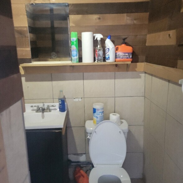 608 E 10 Mile Rd, Hazel Park, MI à vendre - Photo de l’immeuble – Image 3 sur 12