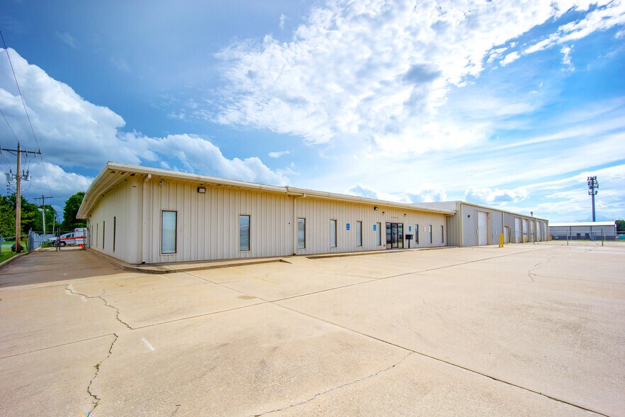 4820 SW 20th St, Oklahoma City, OK à vendre - Photo de l’immeuble – Image 2 sur 16