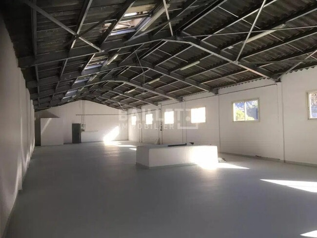 Plus de détails pour Industriel/Logistique à louer