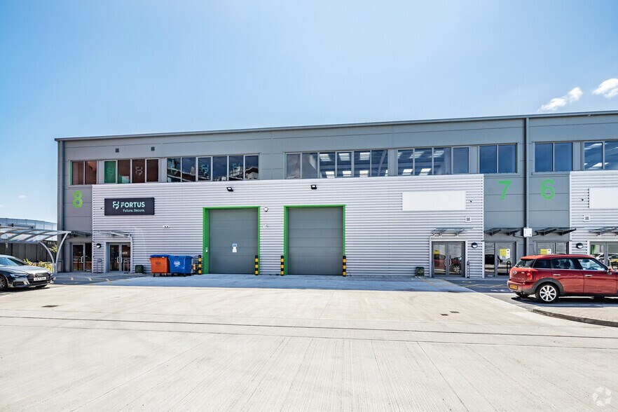 103 Barton Dock Rd, Manchester à louer - Photo de l’immeuble – Image 2 sur 27