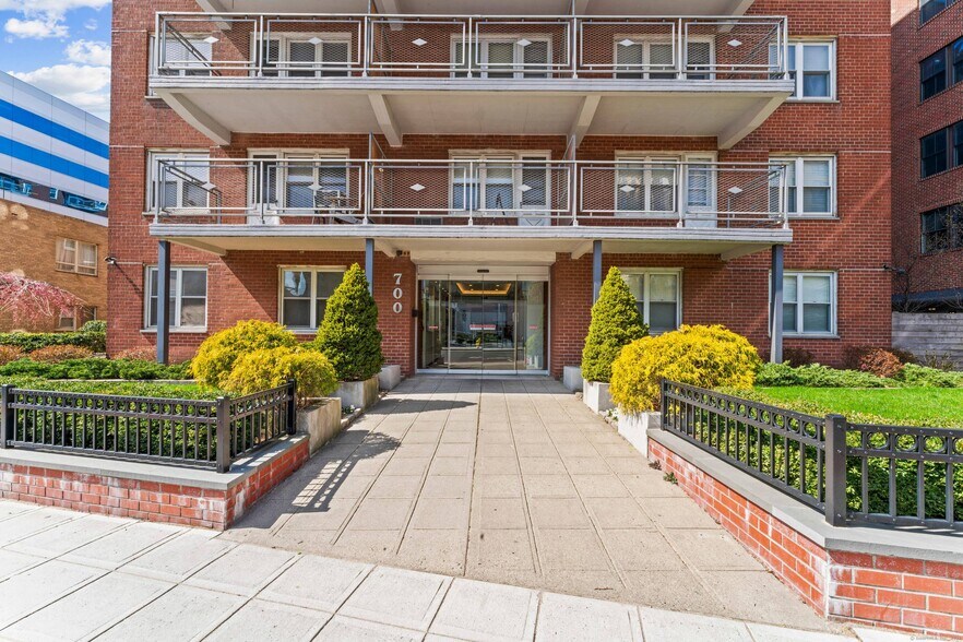 700 Summer St, Stamford, CT à vendre - Photo de l’immeuble – Image 2 sur 50