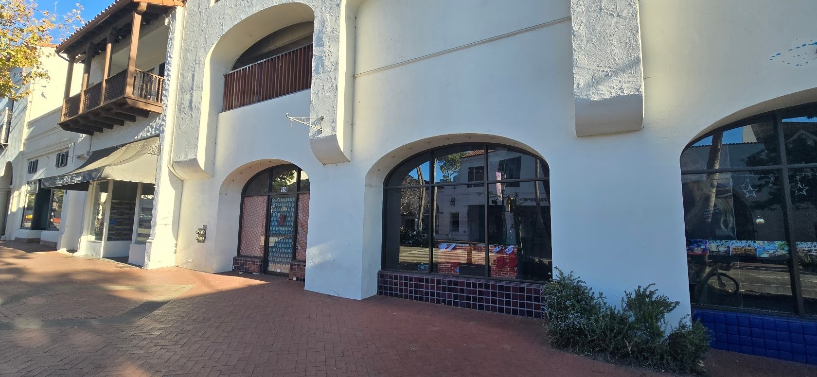 918 State St, Santa Barbara, CA à louer Photo de l’immeuble– Image 1 sur 9
