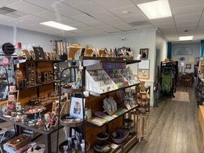 115 N Tamiami Trl, Nokomis, FL à vendre Photo intérieure– Image 2 sur 9