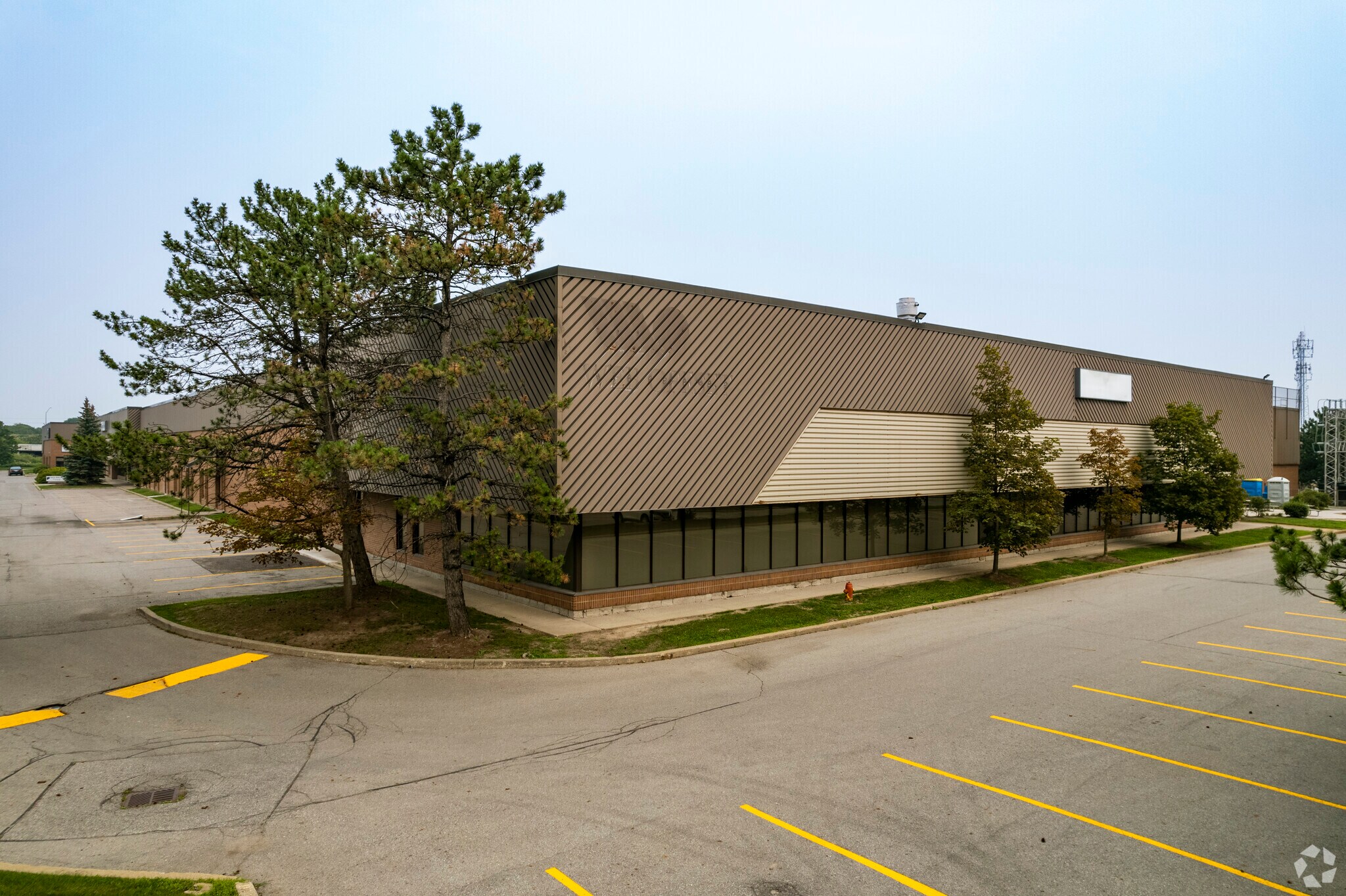 1800 Ironstone Mnr, Pickering, ON à louer Photo principale– Image 1 sur 5