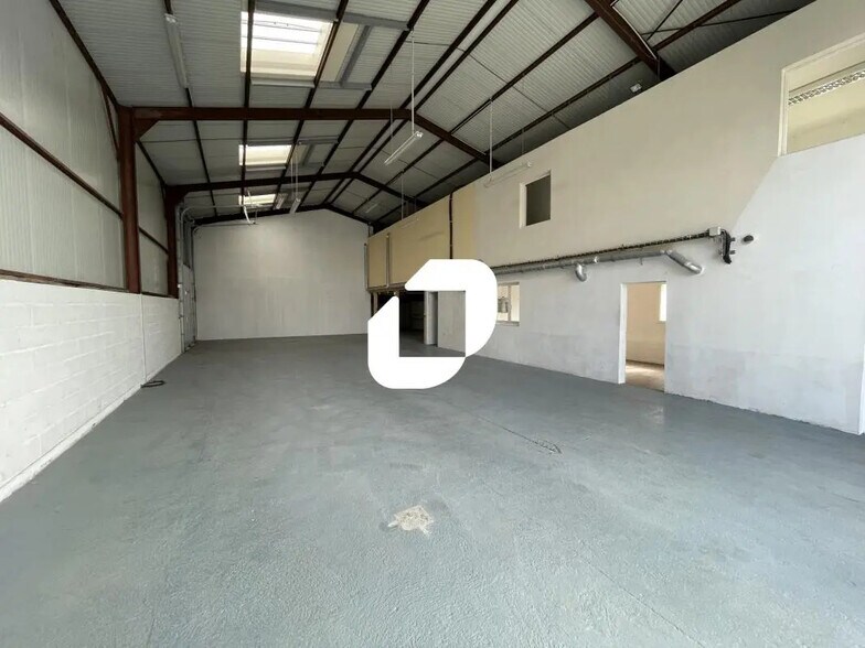 Local d'activités dans Reims à vendre - Photo de l’immeuble – Image 3 sur 14