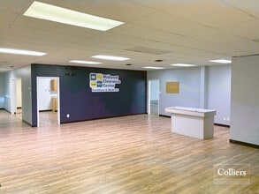 820-836 Hanley Industrial Ct, Brentwood, MO à louer Photo de l’immeuble– Image 2 sur 5
