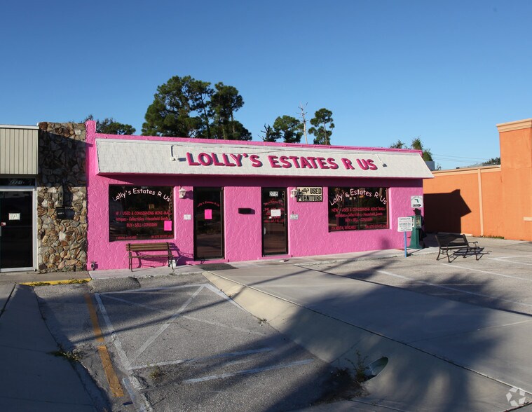 2715 Tamiami Trl, Port Charlotte, FL à vendre - Photo de l’immeuble – Image 2 sur 12