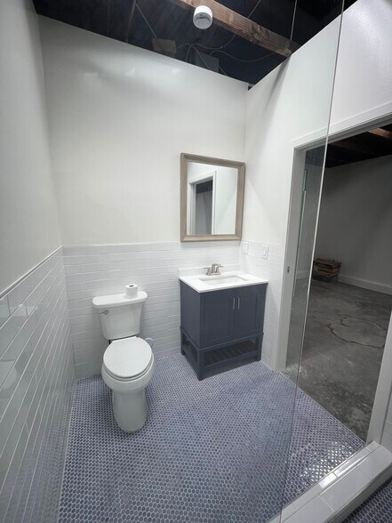 123 E C St, Wilmington, CA à vendre - Photo de l’immeuble – Image 2 sur 18