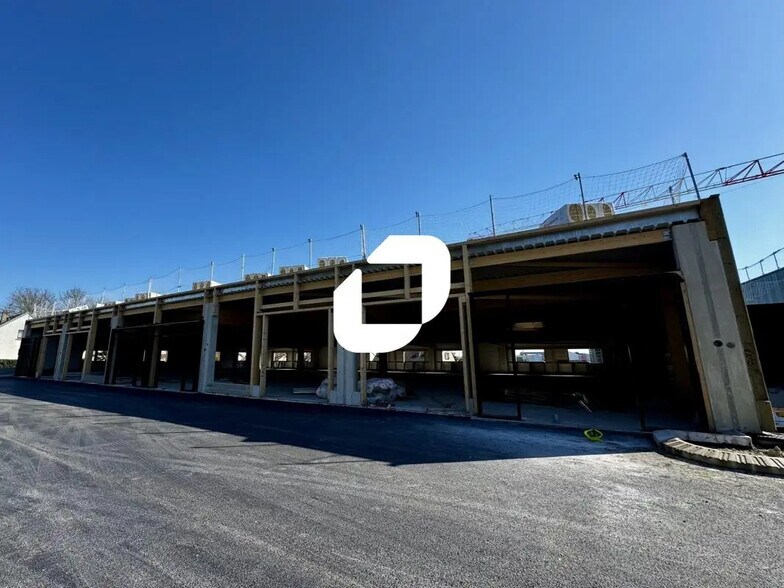 Local d’activités dans Cormontreuil à louer - Photo de l’immeuble – Image 3 sur 7