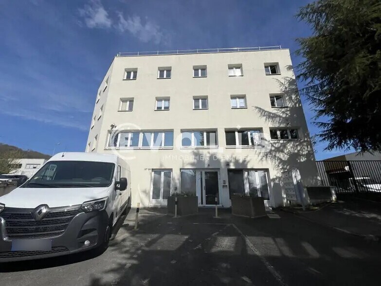 Local d’activités dans Neuilly-sur-Marne à louer - Photo de l’immeuble – Image 2 sur 7