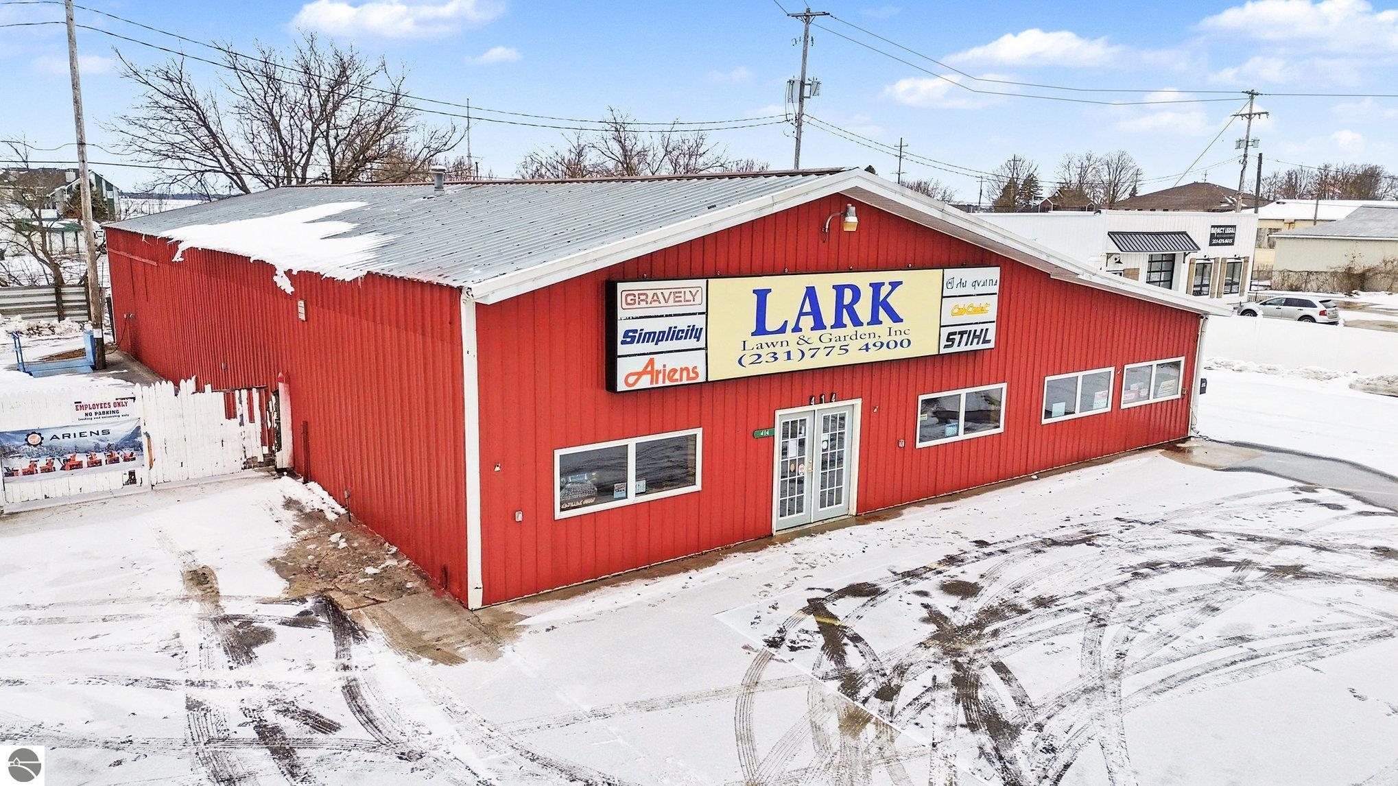 414 S Mitchell St, Cadillac, MI à vendre Photo principale– Image 1 sur 32