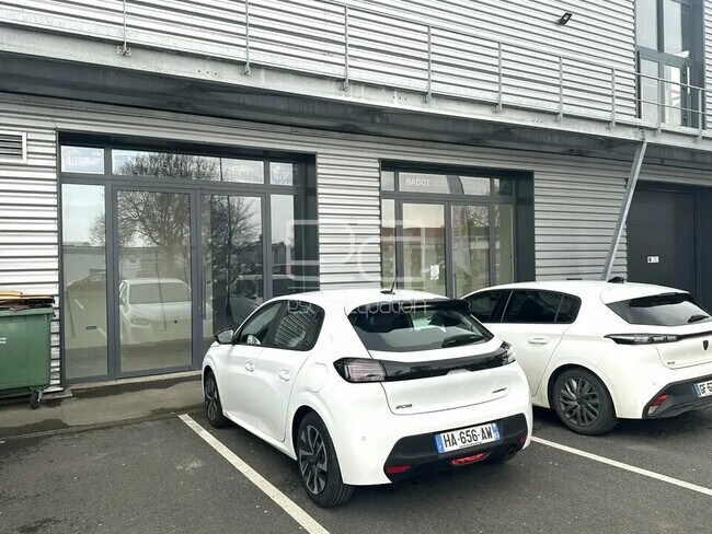 Plus de détails pour Local commercial à louer