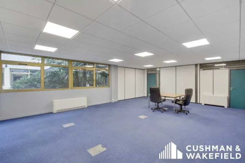 Bureau dans Rueil-Malmaison à louer - Photo de l’immeuble – Image 3 sur 5