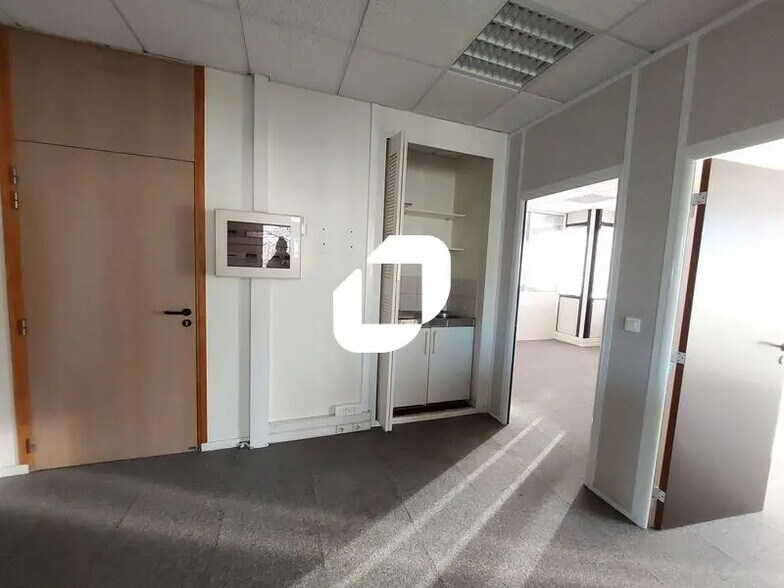 Boulevard Des Chênes, Guyancourt à louer - Photo intérieure – Image 3 sur 9