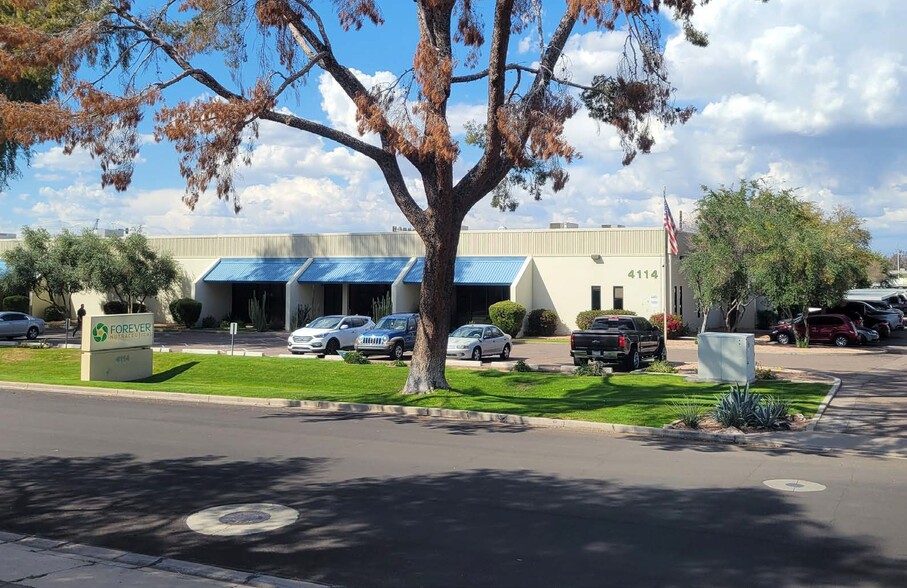 4114 E Wood St, Phoenix, AZ à vendre - Photo de l’immeuble – Image 1 sur 11