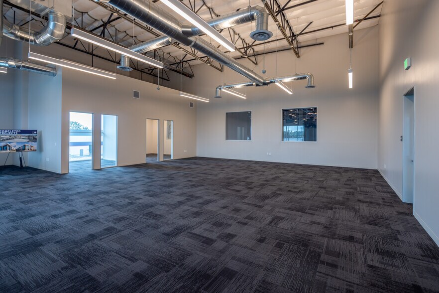 18001 Main St, Carson, CA à louer - Photo de l’immeuble – Image 2 sur 17