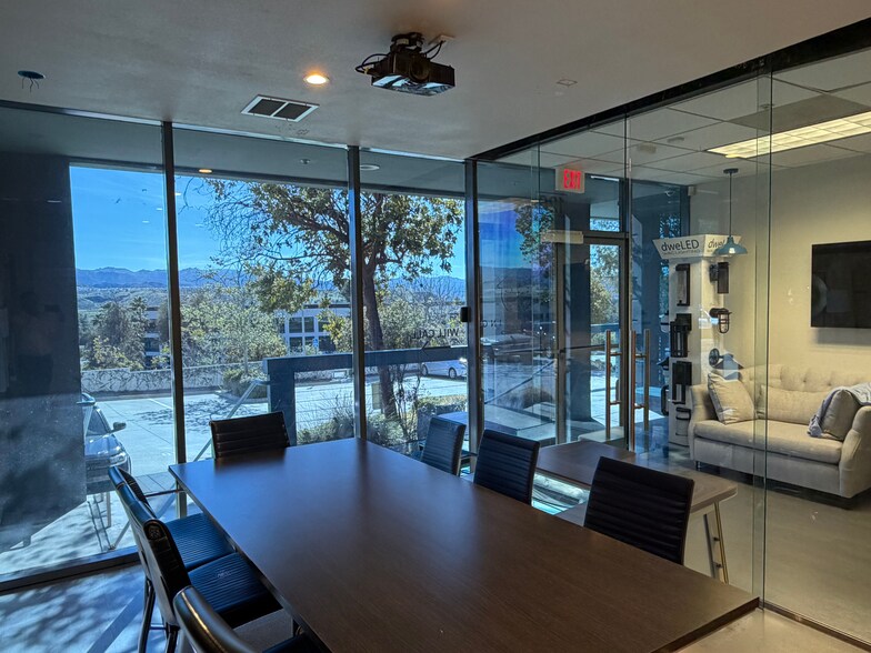 28486 Westinghouse Pl, Valencia, CA à vendre - Photo de l’immeuble – Image 3 sur 5