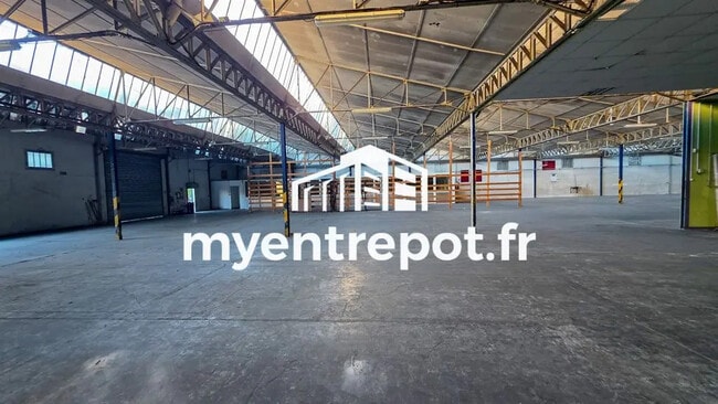 Plus de détails pour Local d'activités à louer