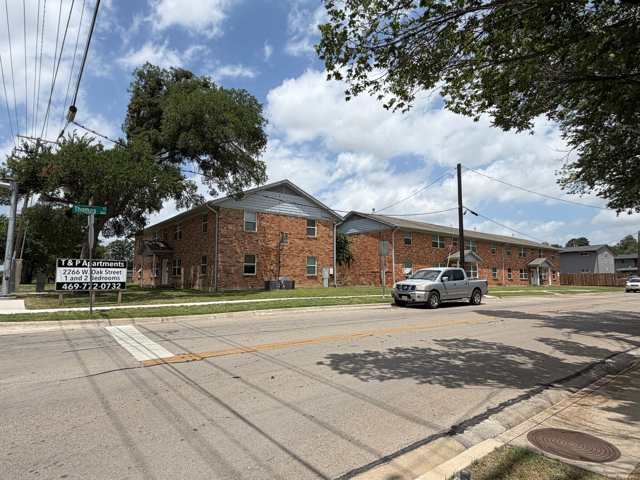 2266 W Oak St, Denton, TX à vendre Photo de l’immeuble– Image 1 sur 3
