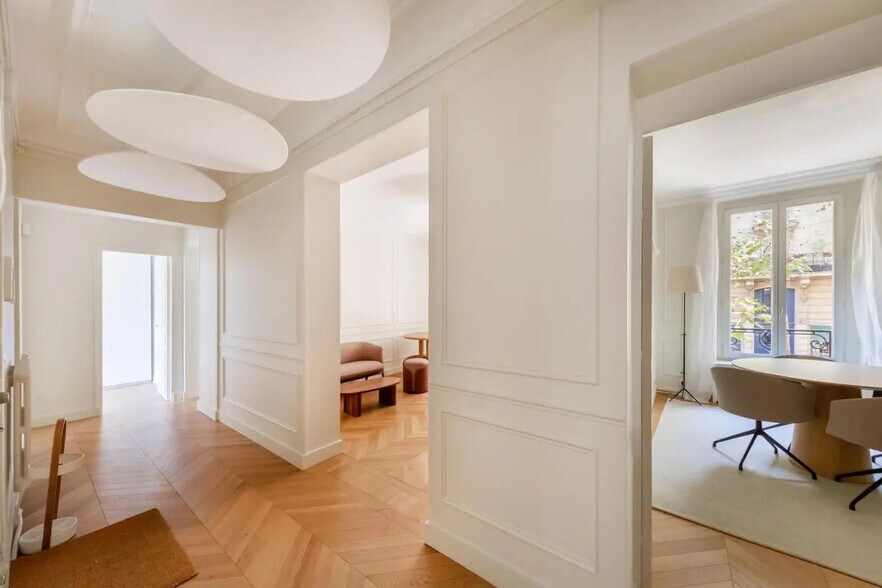 Bureau dans Paris à louer - Photo de l’immeuble – Image 2 sur 8