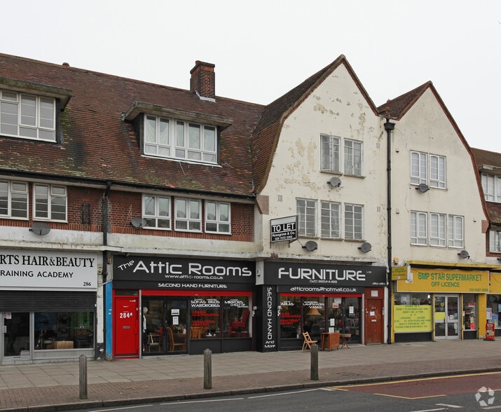 280-284 Court Road, Londres à louer - Photo principale – Image 1 sur 4