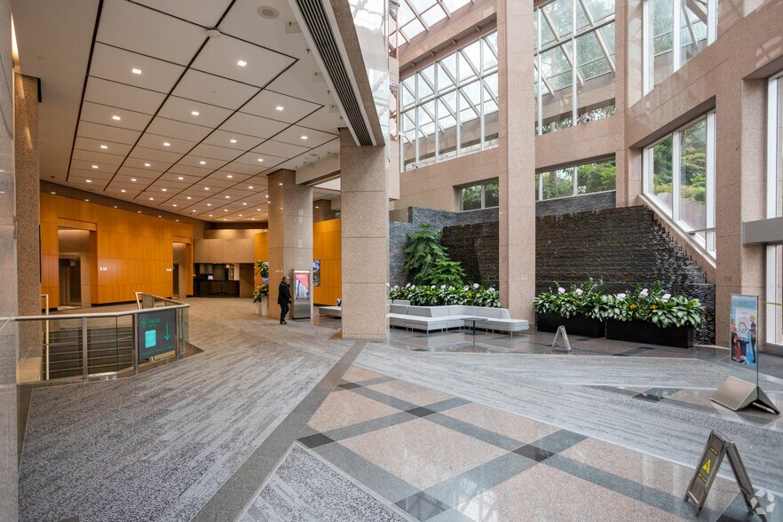 666 Burrard Street, Vancouver, BC à louer - Hall d’entrée – Image 3 sur 11