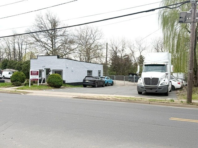 1421 Nottingham Way, Trenton, NJ à vendre - Photo de l’immeuble – Image 3 sur 19